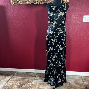 Rhapsody full length size 6 black silky fabric with flowers